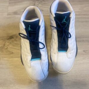Jordan’s Air 13 Retro Low Hornets White/Midnight Blue Sneakers